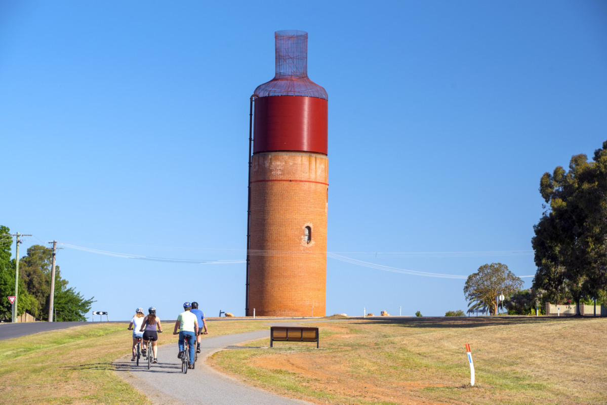 Rutherglen Big Wine Bottle | Ride High Country